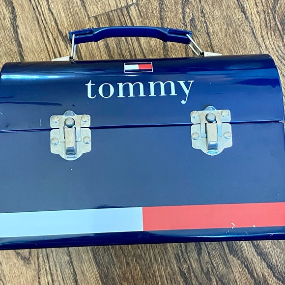 Vintage Tommy Hilfiger lunch box - Picture 1 of 11